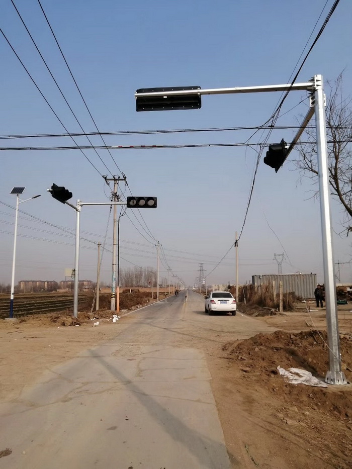 ��ͨ�źŵƸ�